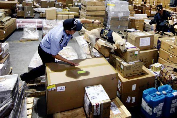 2018年海关侦办烟弹走私犯罪案70起 案值54亿元