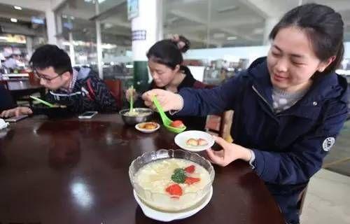 中国各大高校的食堂黑暗料理排行榜2025近期排名前十名分析