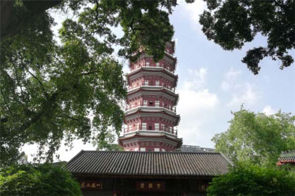 广东十大寺庙排行榜：南华寺顶尖，2025年排名前十名榜单出炉